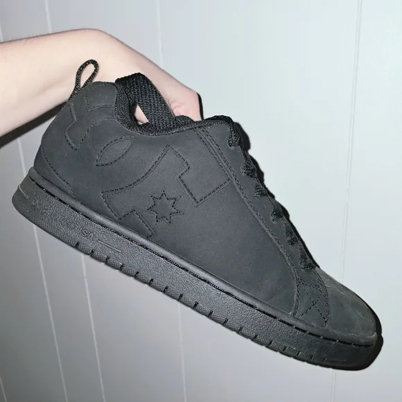 Men's DC Court Graffik Skate Shoes - Black/Black/Black - Size 8.5 - Picture 3 of 3